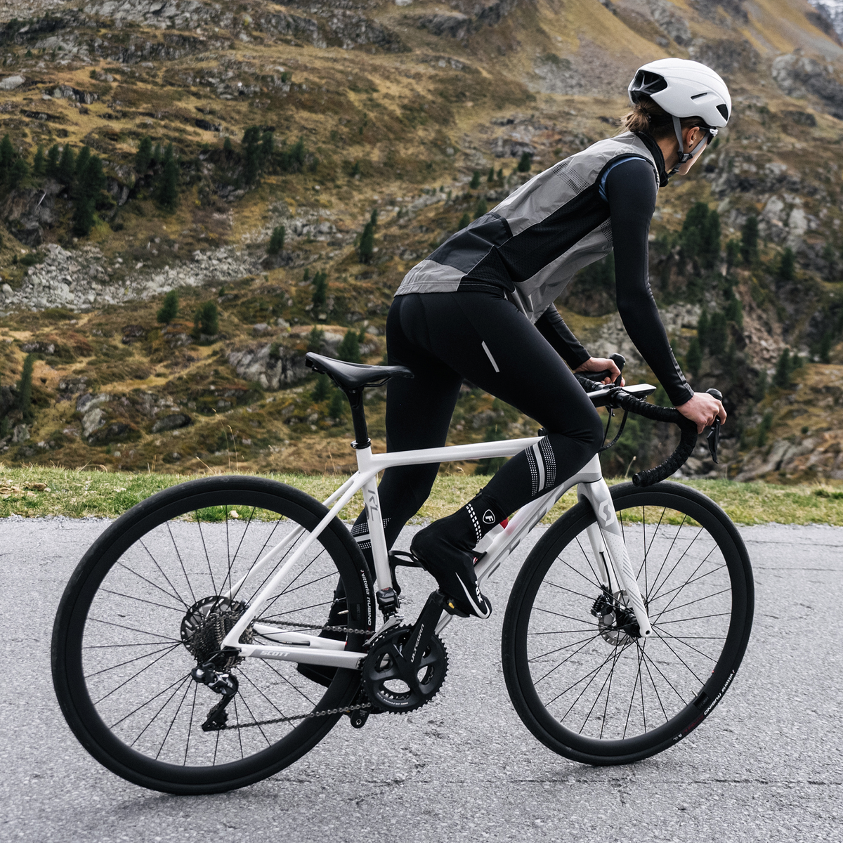 Women's cycling vest with 2025 pockets